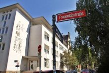 schulgebaeude aussen132